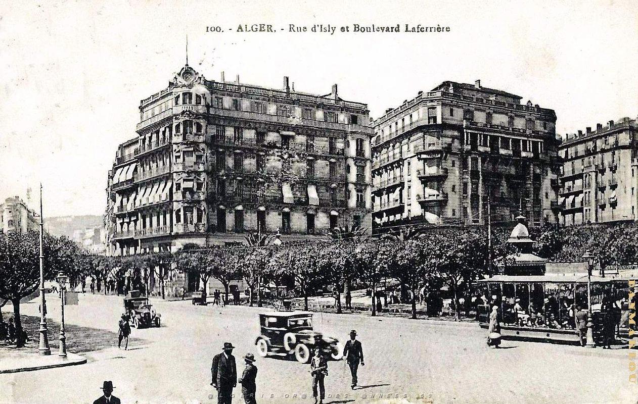 Alger - Rue d'Isly et Boulevard Laferriere.jpg